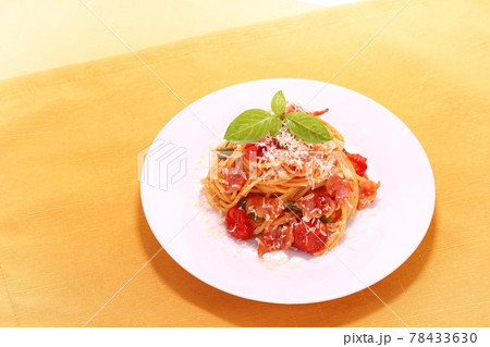 ベーコンとインゲンのパスタ トマトソース スパゲッティ ベーコンとインゲンのパスタ トマトソース スパゲッティ 78433630