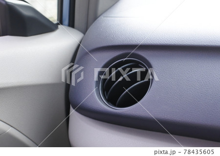 車のエアコンの吹き出し口の写真素材