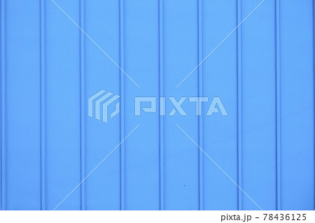碧いトタン屋根 78436125