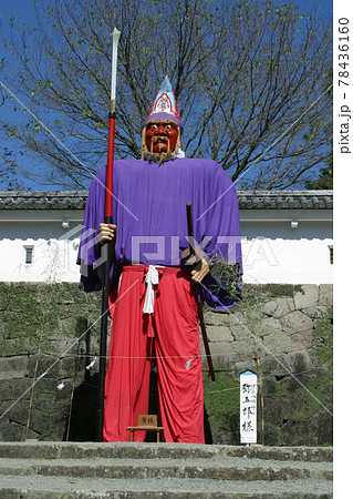 飫肥城の弥五郎様の巨像 78436160