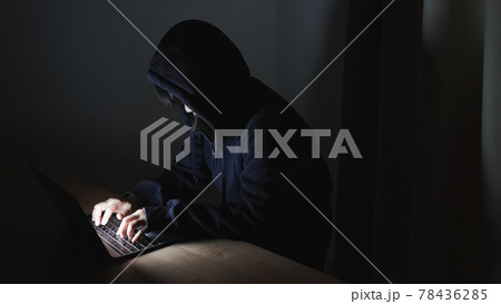 引きこもり・パソコン 78436285