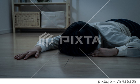 女性・転倒 女性・転倒 78436308