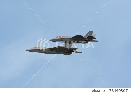 アメリカ空軍F-22&F-35A編隊飛行 アメリカ空軍F-22&F-35A編隊飛行 78440307