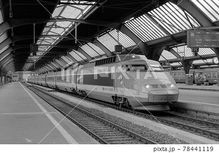 スイス　チューリッヒ駅のTGV 78441119