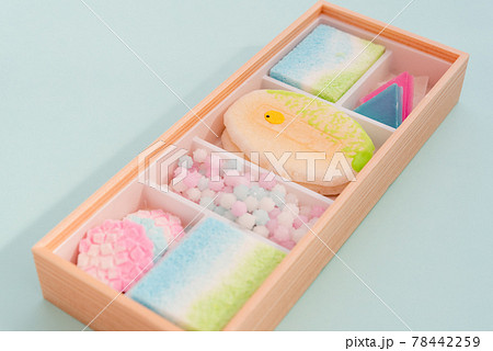 箱入り干菓子　和菓子　落雁　琥珀糖　金平糖　麩焼煎餅 78442259