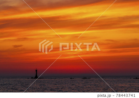 糸島半島福の浦の夕日 78443741