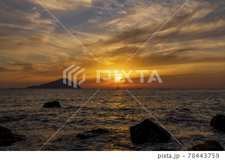 糸島半島福の浦の夕日 糸島半島福の浦の夕日 78443759