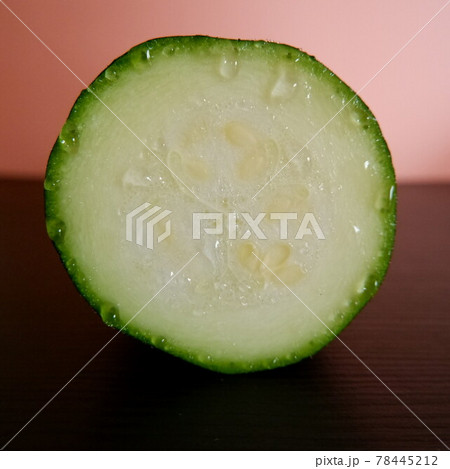 商用で使えるズッキーニの写真 78445212