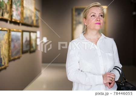 Closeup on mature female visiting museum 78446055