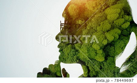 自然と少女シルエット　ダブルエクスポージャー 78449697