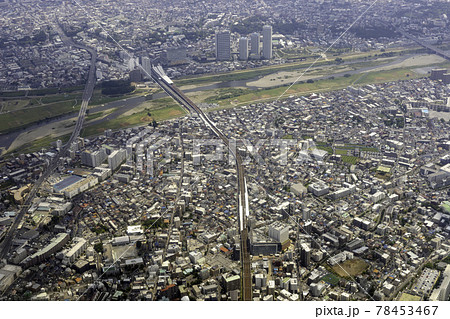 東急田園都市線の高津駅上空から二子玉川駅方向を空撮 東急田園都市線の高津駅上空から二子玉川駅方向を空撮 78453467