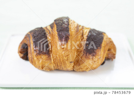美味しいチョコクロワッサン 78453679