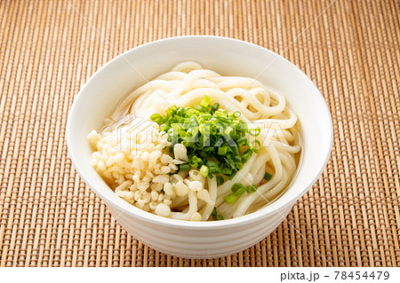 シンプルなぶっかけうどん。 78454479