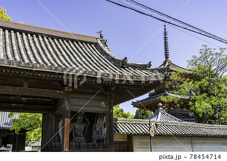 斑鳩寺　仁王門　兵庫県揖保郡太子町 78454714