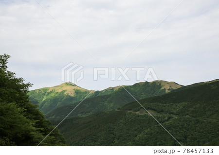 高知県仁淀川町　明神山山頂の風景 78457133