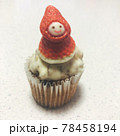 いちごずきんのカップケーキ 78458194