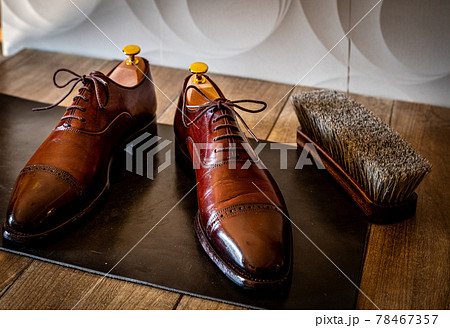 靴磨きのイメージ写真 78467357