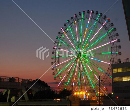 夕暮れの観覧車 夕暮れの観覧車 78471658