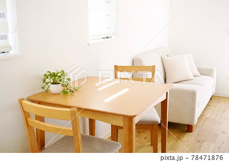 ダイニングテーブルのある明るく小さなLDK 78471876