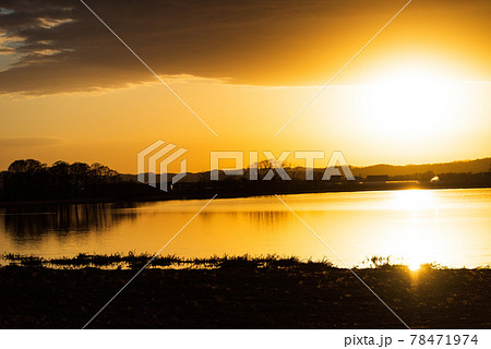 夕日に染まる北海道宮島沼 夕日に染まる北海道宮島沼 78471974