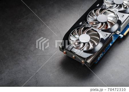 A video card with three fans is hardly a powerful cooling system. A video card with three fans is hardly a powerful cooling system. 78472310