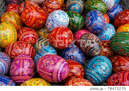 color easter eggs 78473270