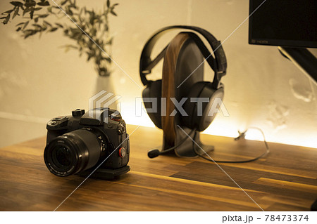 デスク　カメラ 78473374
