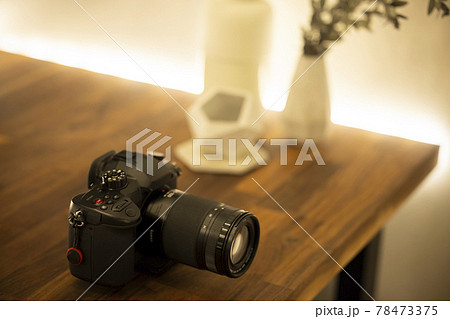 デスク　カメラ 78473375