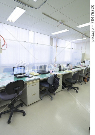 コロナ禍の学校(職員室) コロナ禍の学校(職員室) 78476820