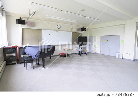 新型コロナウイルスによる部活動休止や休校のイメージ（音楽室） 78476837