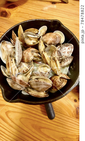 スキレットでアサリの酒蒸美味しい スキレットでアサリの酒蒸美味しい 78478822