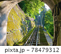 立山黒部アルペンルート立山ケーブルカーのトンネル 78479312