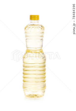 soybean oil bottle on white background 78484396