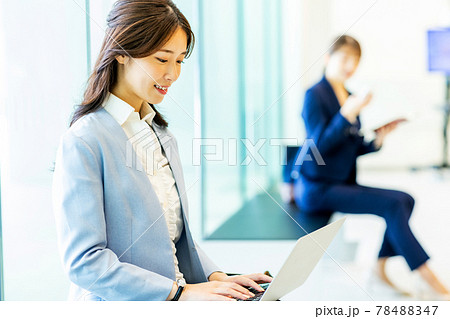 女性　ビジネスイメージ　撮影協力：LINK FOREST 78488347