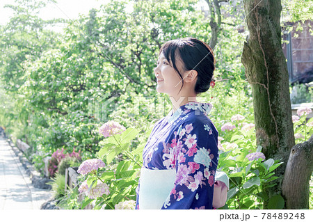 紫陽花と浴衣の女性 紫陽花と浴衣の女性 78489248
