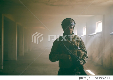 modern warfare soldier in urban environment modern warfare soldier in urban environment 78495211
