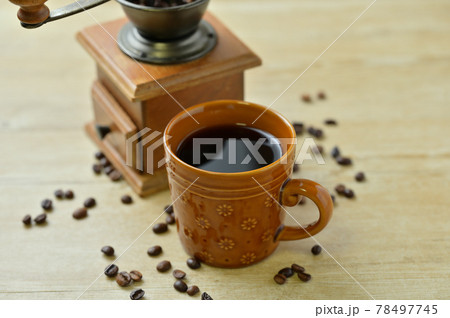 コーヒーのイメージ、珈琲、カフェ、コーヒー豆、コーヒーミル。 コーヒーのイメージ、珈琲、カフェ、コーヒー豆、コーヒーミル。 78497745