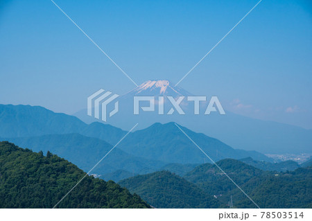 菊花山（山梨県大月市）の山頂付近から見た富士山 78503514