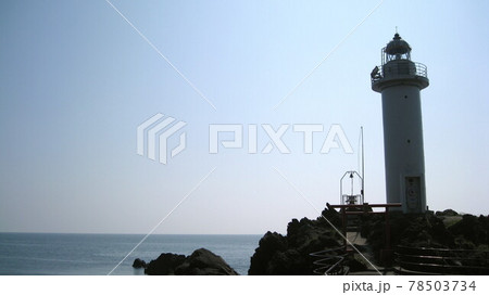 鼠ヶ関灯台と青空と日本海 鼠ヶ関灯台と青空と日本海 78503734