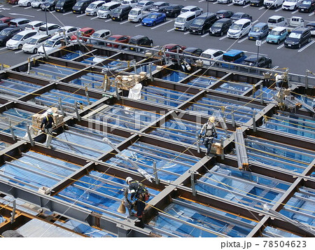 鉄骨造の建て方工事の写真素材
