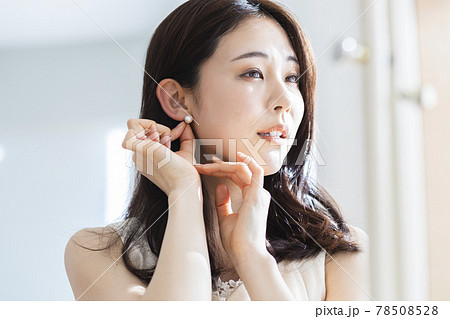 女性　メイクアップ　ビューティー 78508528