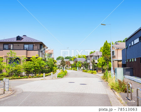 郊外の住宅地　無電柱化タウン 78513063