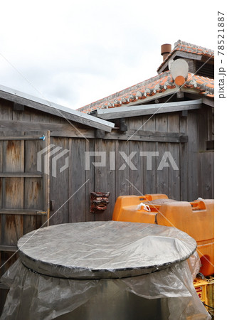 沖縄 名護 泡盛酒蔵 津嘉山酒造所 沖縄 名護 泡盛酒蔵 津嘉山酒造所 78521887