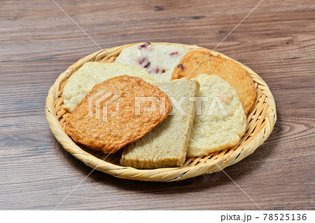 長崎県の名物、揚げ蒲鉾、練り物、郷土料理、じゃこ天、えび天、いわし天、いか天、はも天、たこ天。 78525136