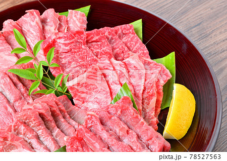 国産交雑牛の牛肉希少部位。シンシン、イチボ、ザブトン、ミスジ、カイノミ。(部位名は正しいか不明) 国産交雑牛の牛肉希少部位。シンシン、イチボ、ザブトン、ミスジ、カイノミ。(部位名は正しいか不明) 78527563