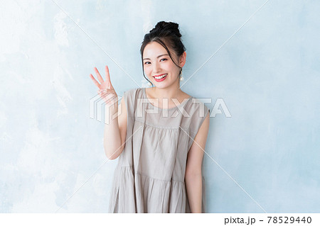 20代女性の3 78529440