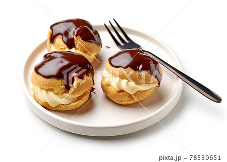 freshly baked cream puffs 78530651