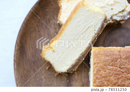 パウンド型で作ったクッキーボトムのベイクドチーズケーキ パウンド型で作ったクッキーボトムのベイクドチーズケーキ 78531250