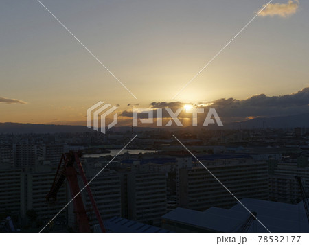 なみはや大橋から見る大阪の初日の出の風景 なみはや大橋から見る大阪の初日の出の風景 78532177