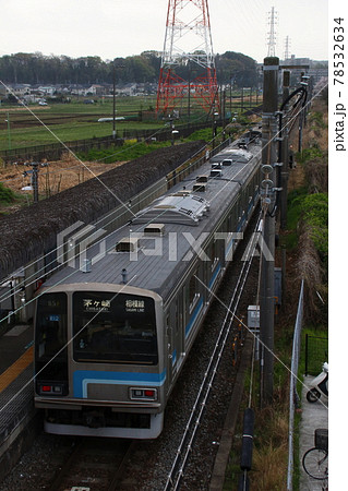 朝ラッシュの入谷駅を行く相模線205系電車 朝ラッシュの入谷駅を行く相模線205系電車 78532634